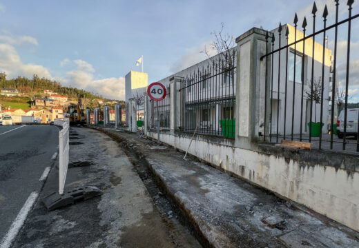 O Concello de San Sadurniño inicia as obras de mellora da accesibilidade nos arredores da sede municipal